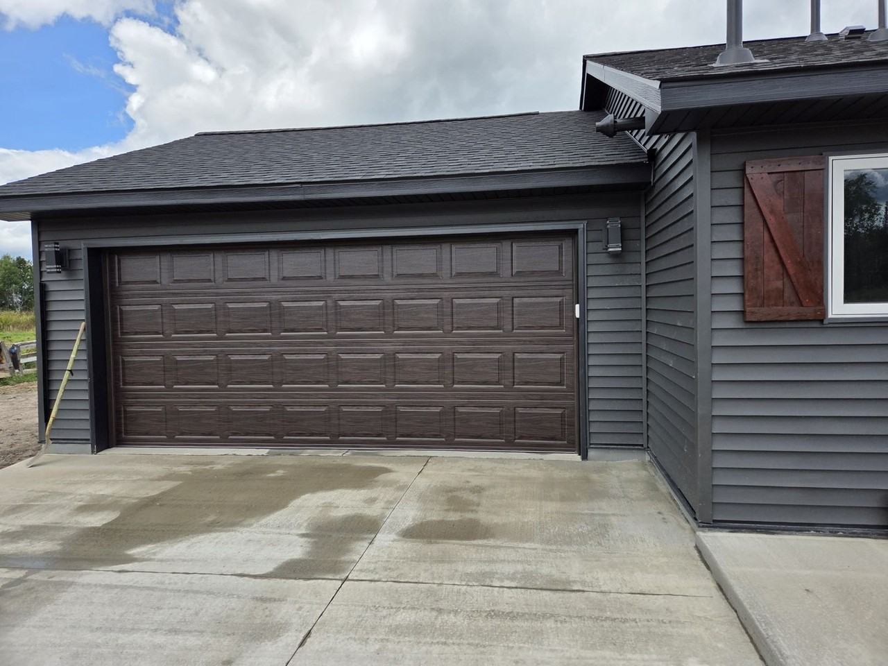 105 8th St - Photo 4 of 22
