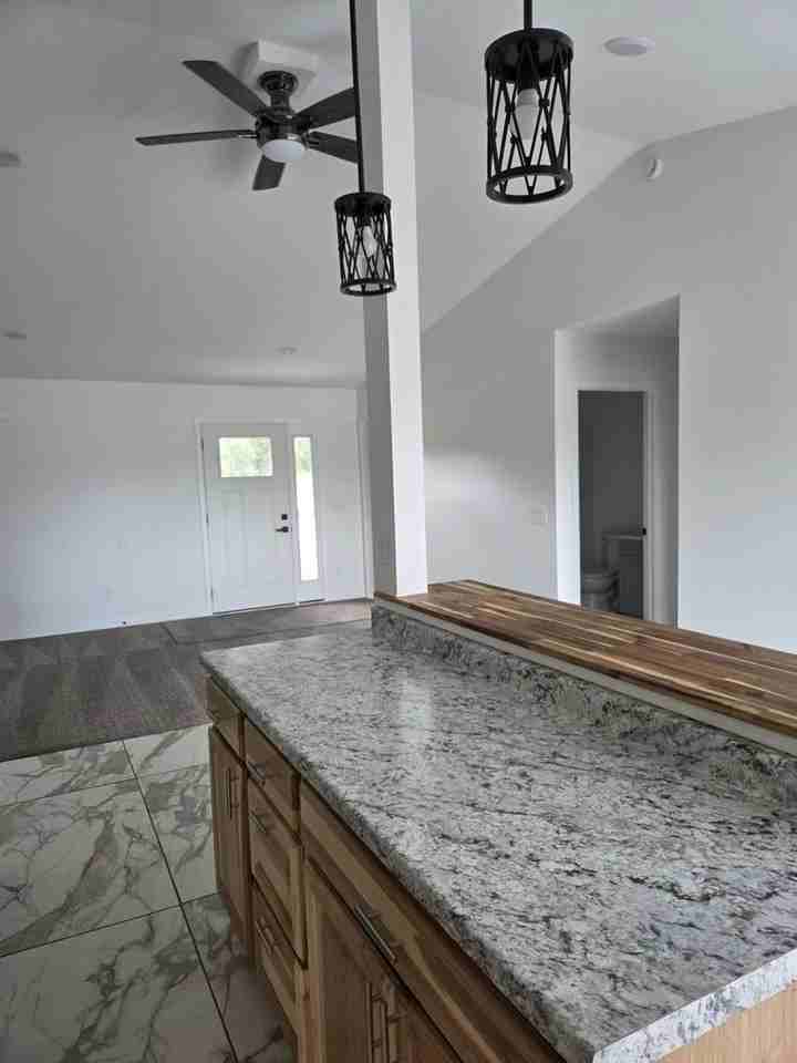 105 8th St - Photo 7 of 22