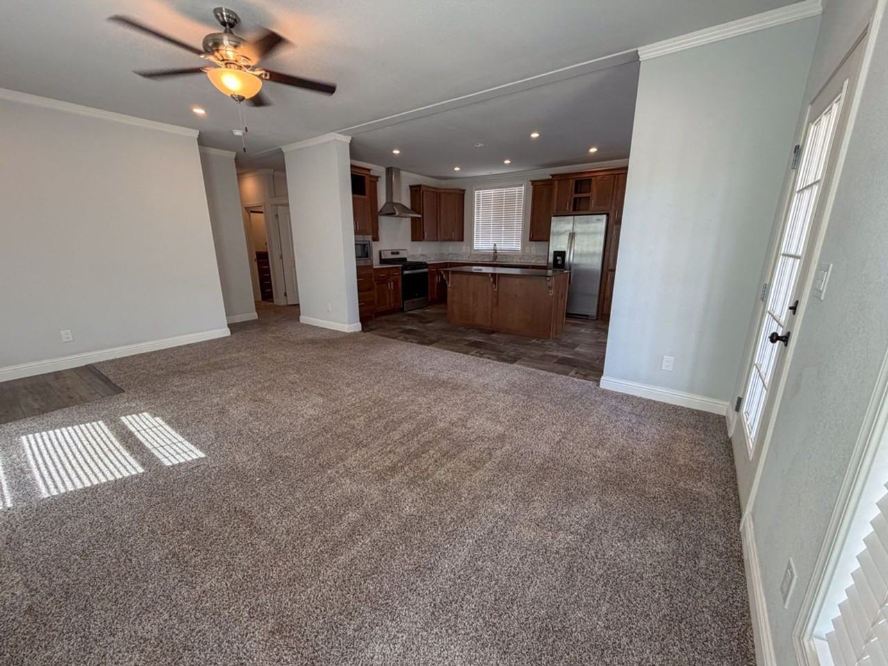 13734 Ferguson Dr - Photo 3 of 14