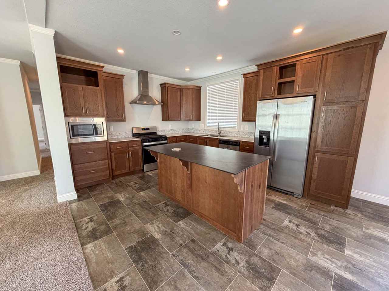 13734 Ferguson Dr - Photo 4 of 14