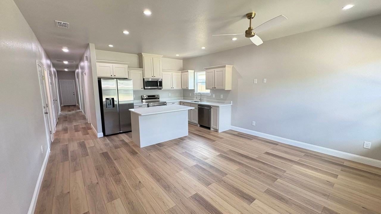 3207 Bourland St - Photo 2 of 16