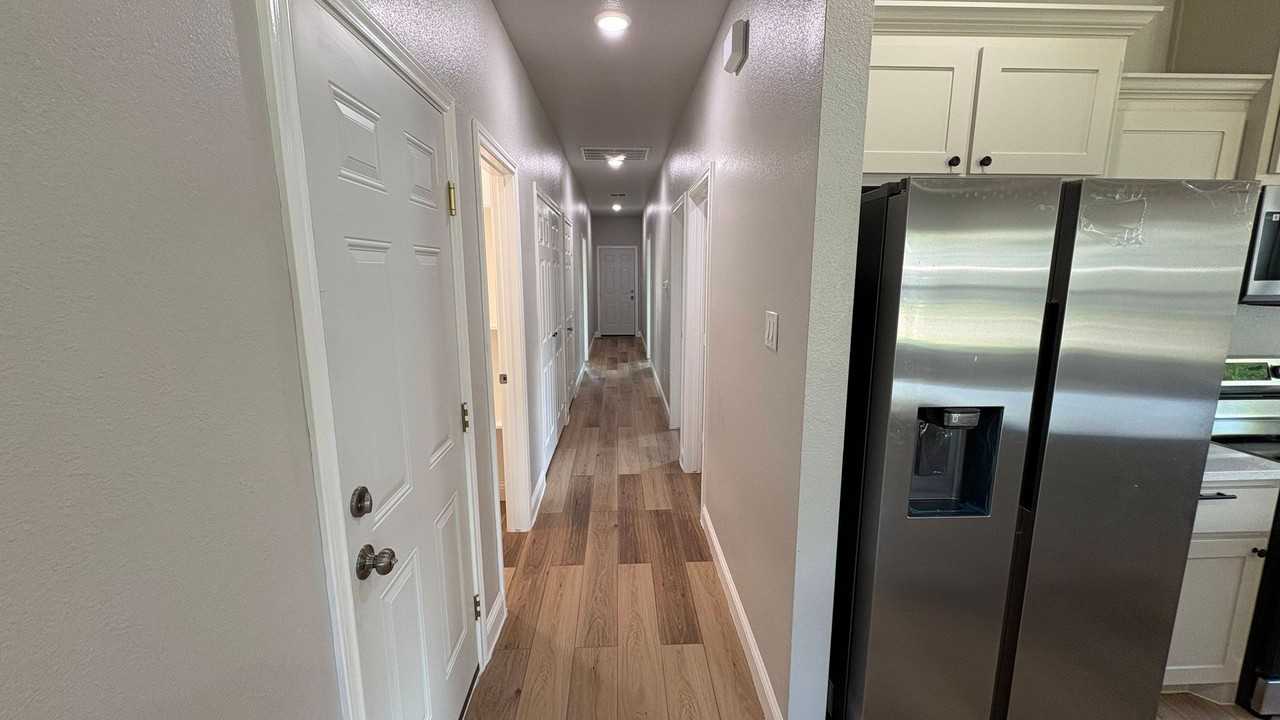 3207 Bourland St - Photo 4 of 16
