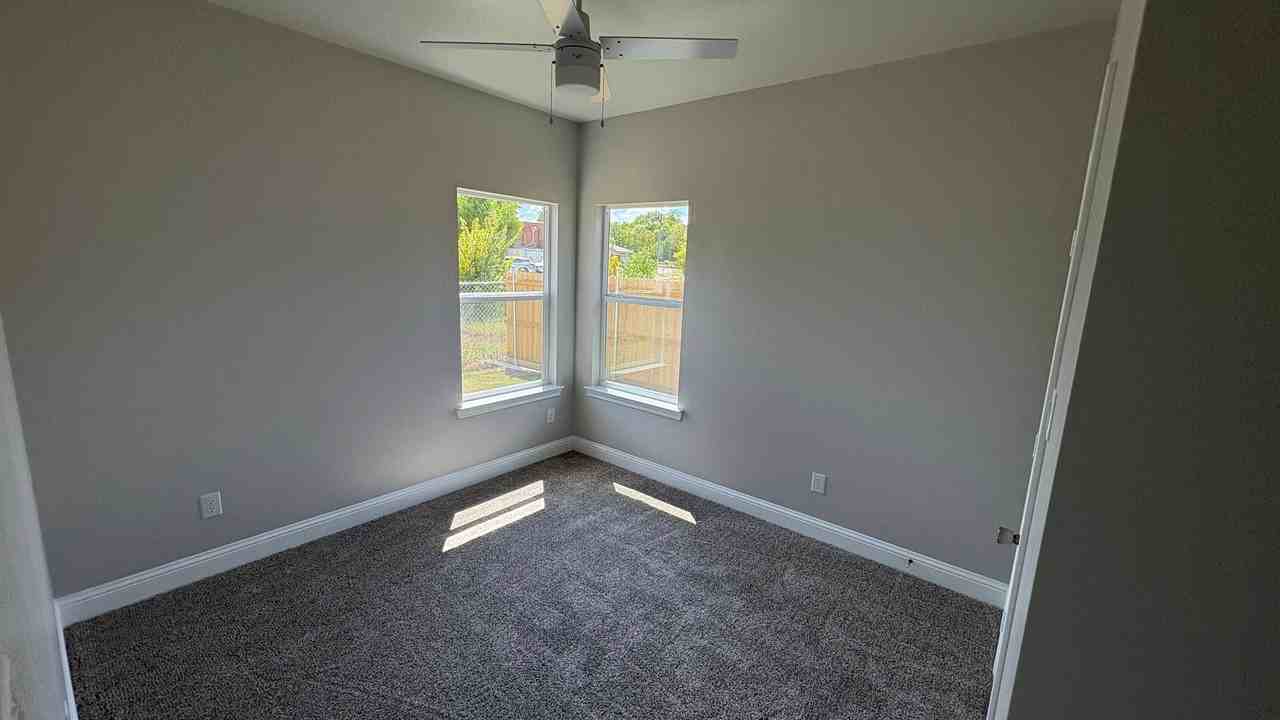 3207 Bourland St - Photo 7 of 16