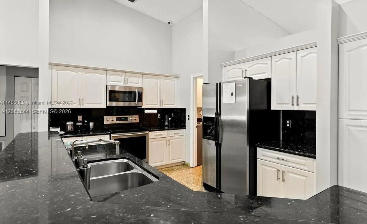 4132 Nw 58th Dr - Photo 3 of 16