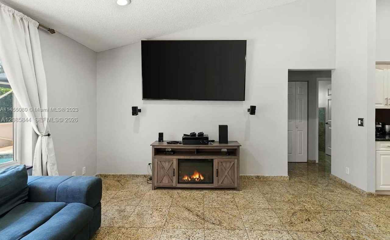 4132 Nw 58th Dr - Photo 5 of 16