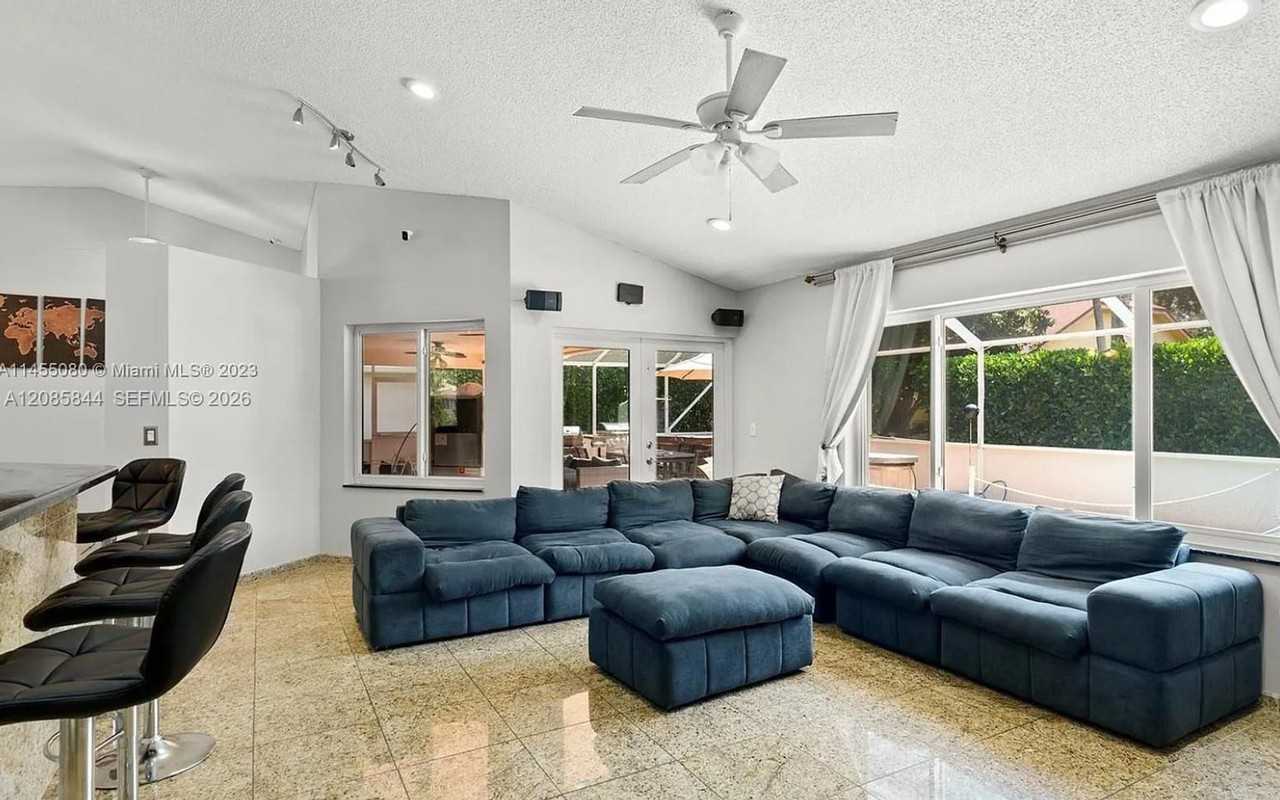 4132 Nw 58th Dr - Photo 6 of 16