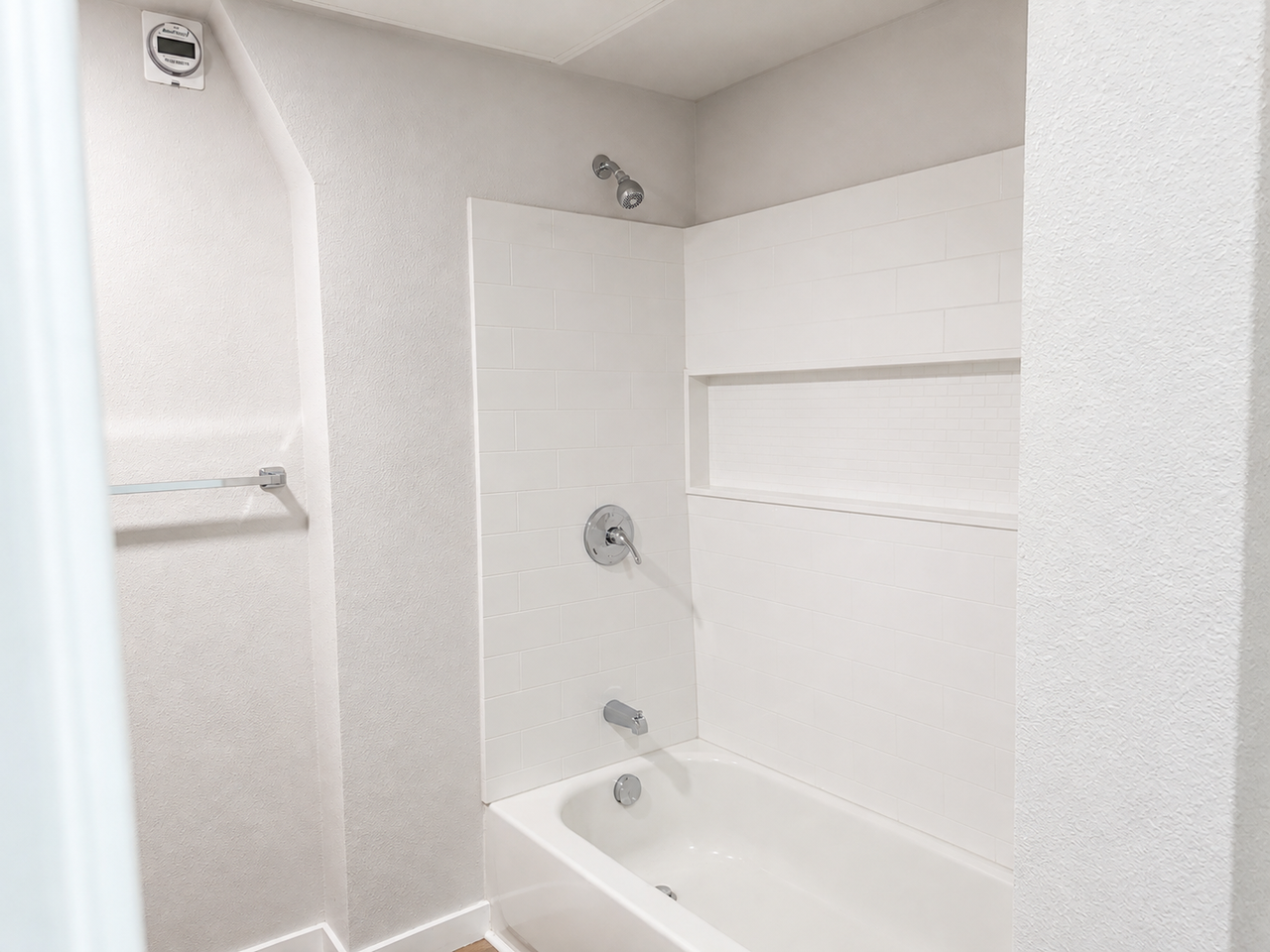 4186 Western Ave - Photo 5 of 26