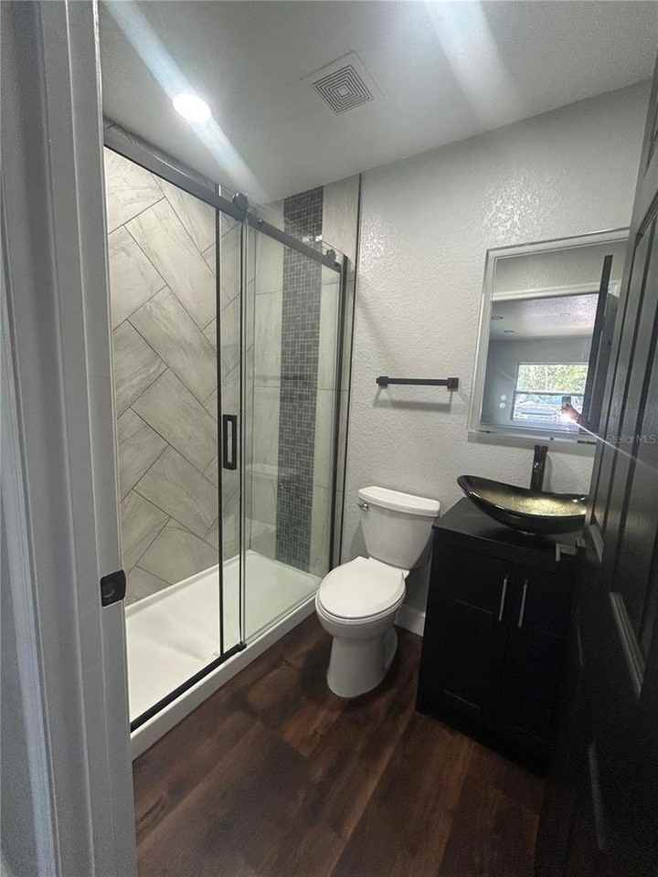 1111 Se 6th Ave - Photo 2 of 7