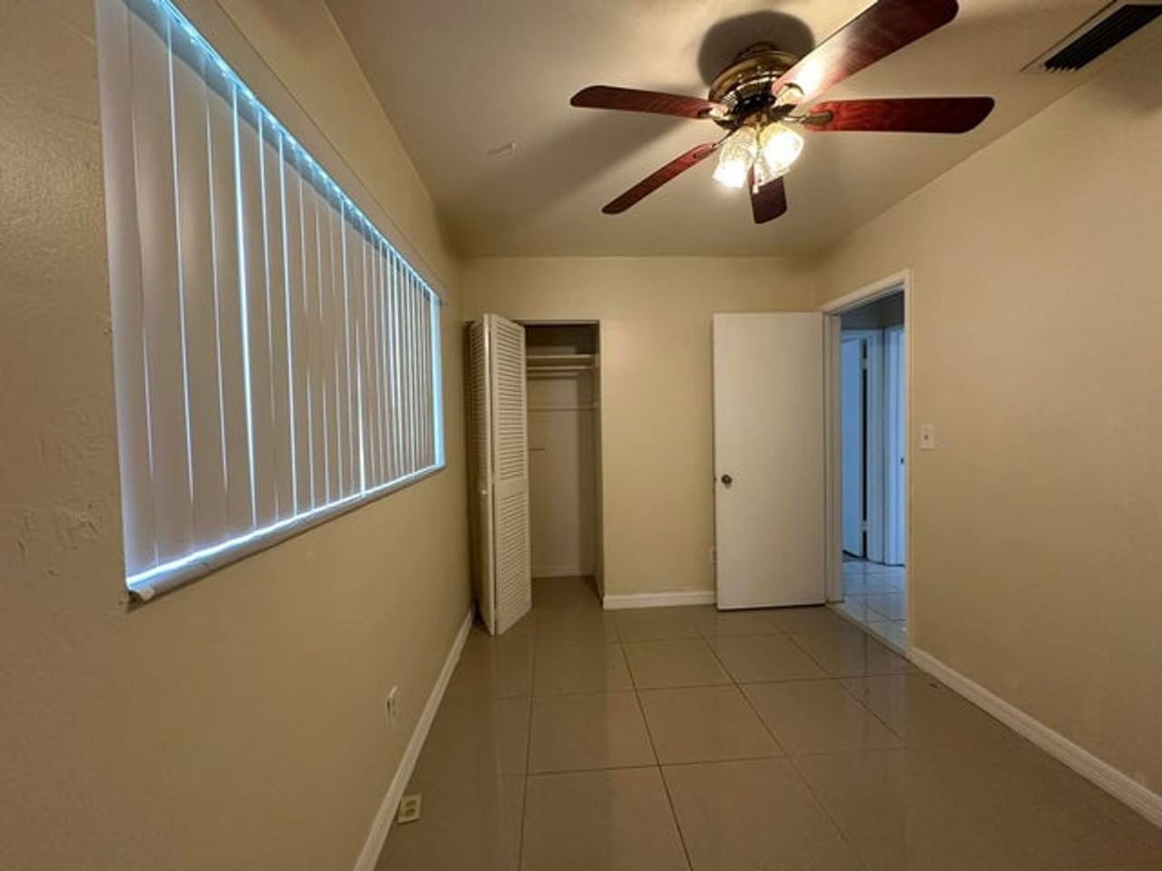 1316 Nw 15th Pl - Photo 7 of 13