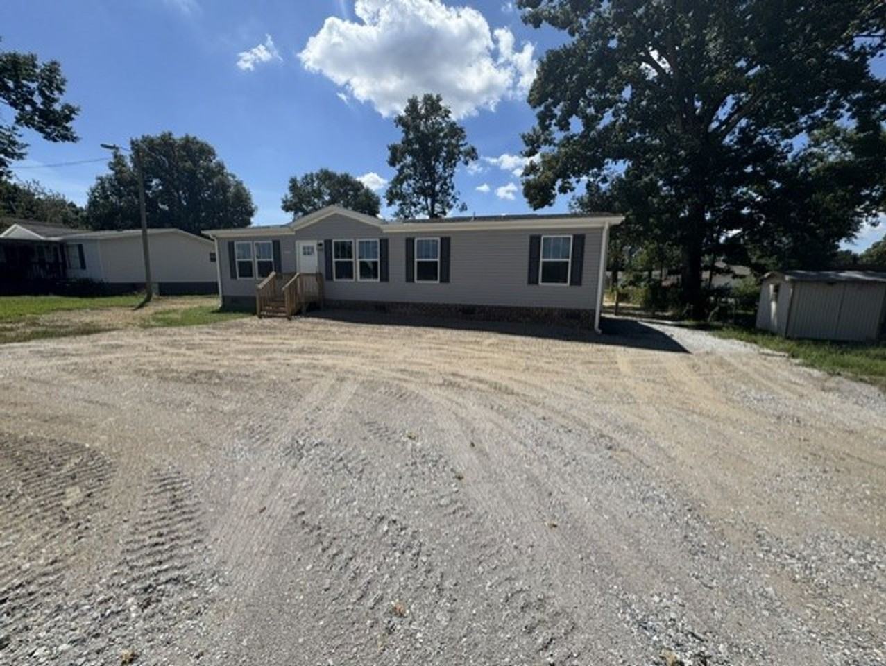 3204 Fork Shoals Rd - Photo 2 of 17