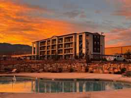 featured image of 290 N Lone Rock Dr