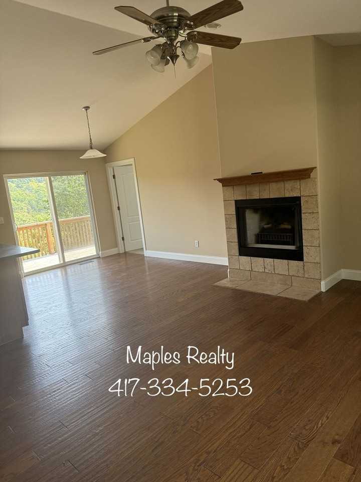 70 Redwood Ln - Photo 2 of 38