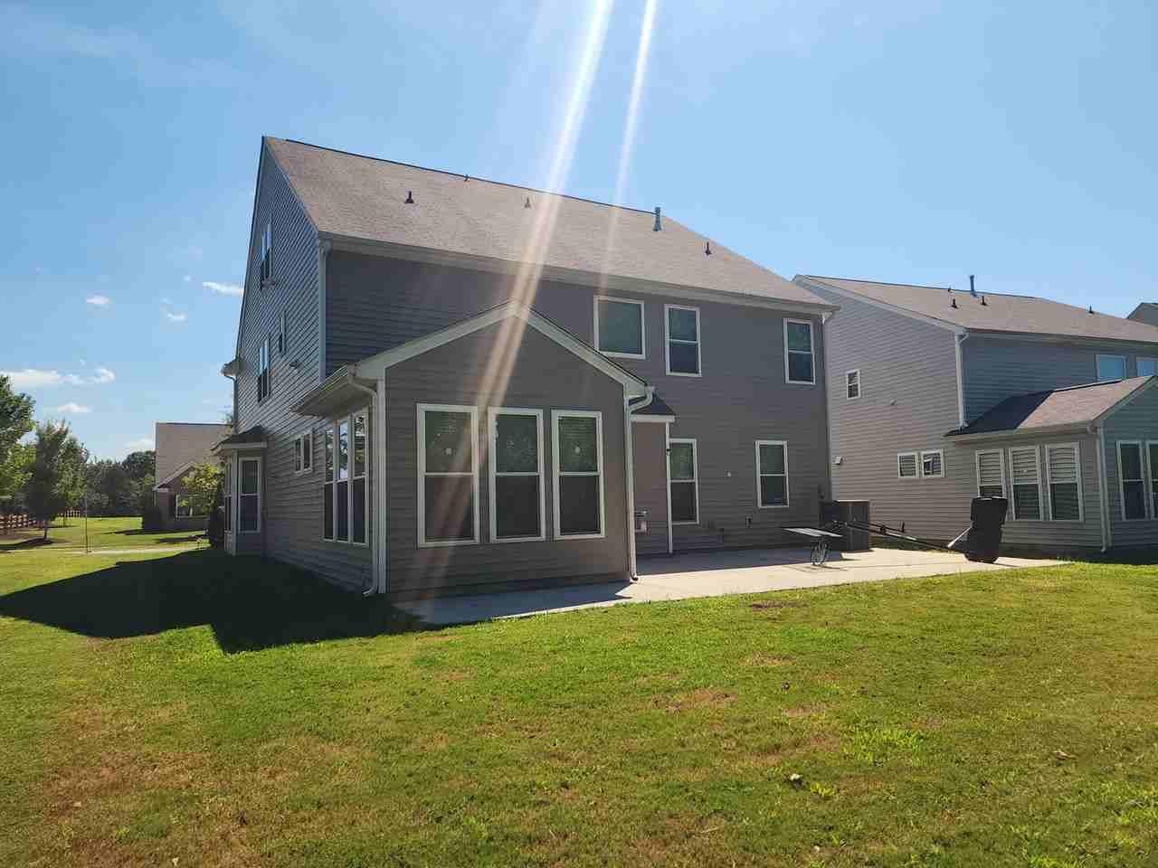 104 Buxton St - Photo 3 of 17