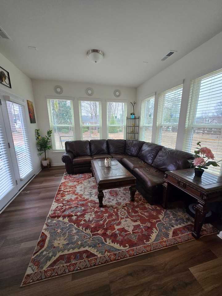 104 Buxton St - Photo 4 of 17