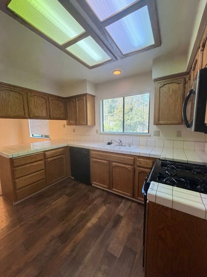 108 Dains Ct - Photo 2 of 3