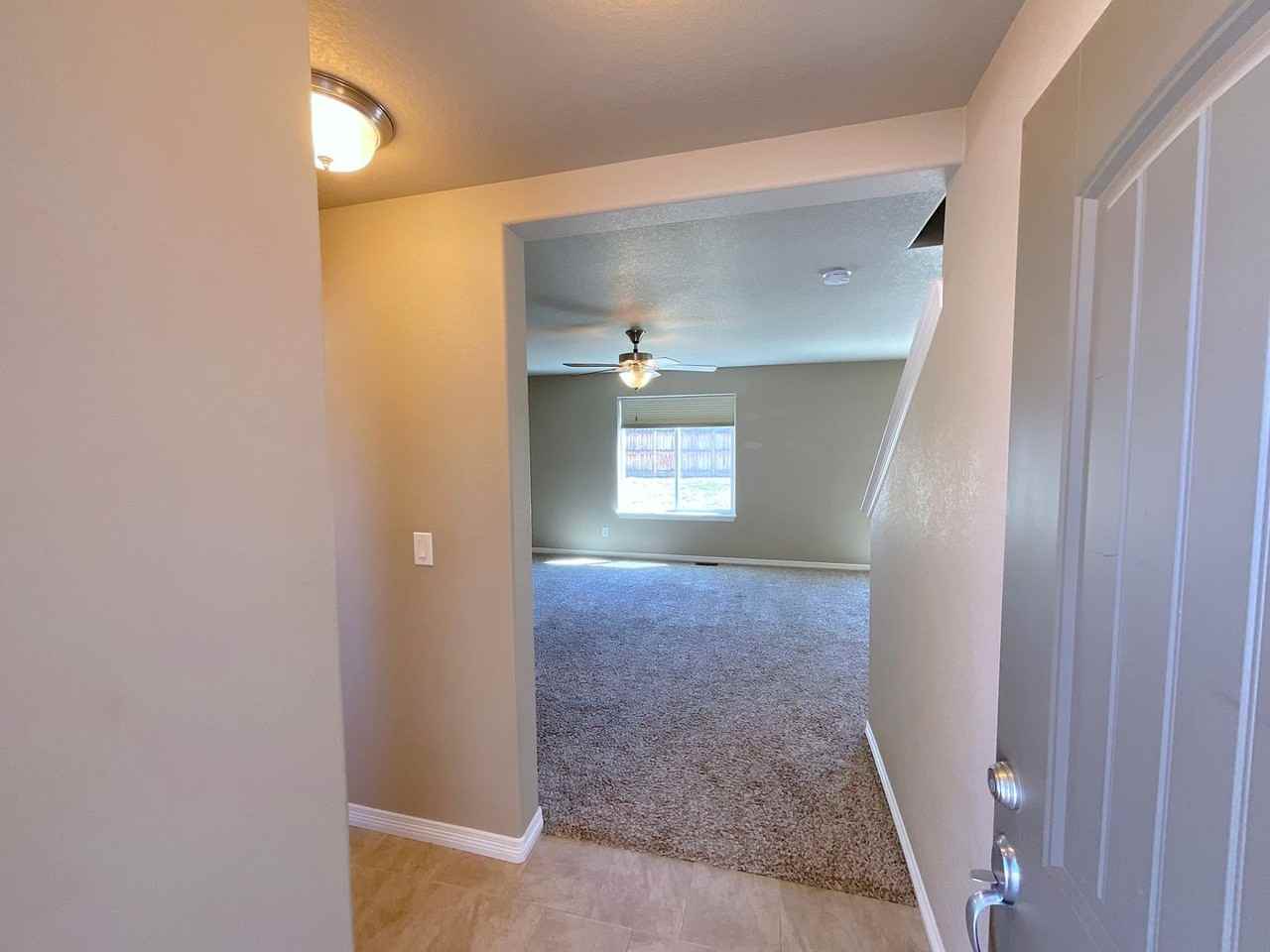 6523 Lamine Dr - Photo 6 of 32