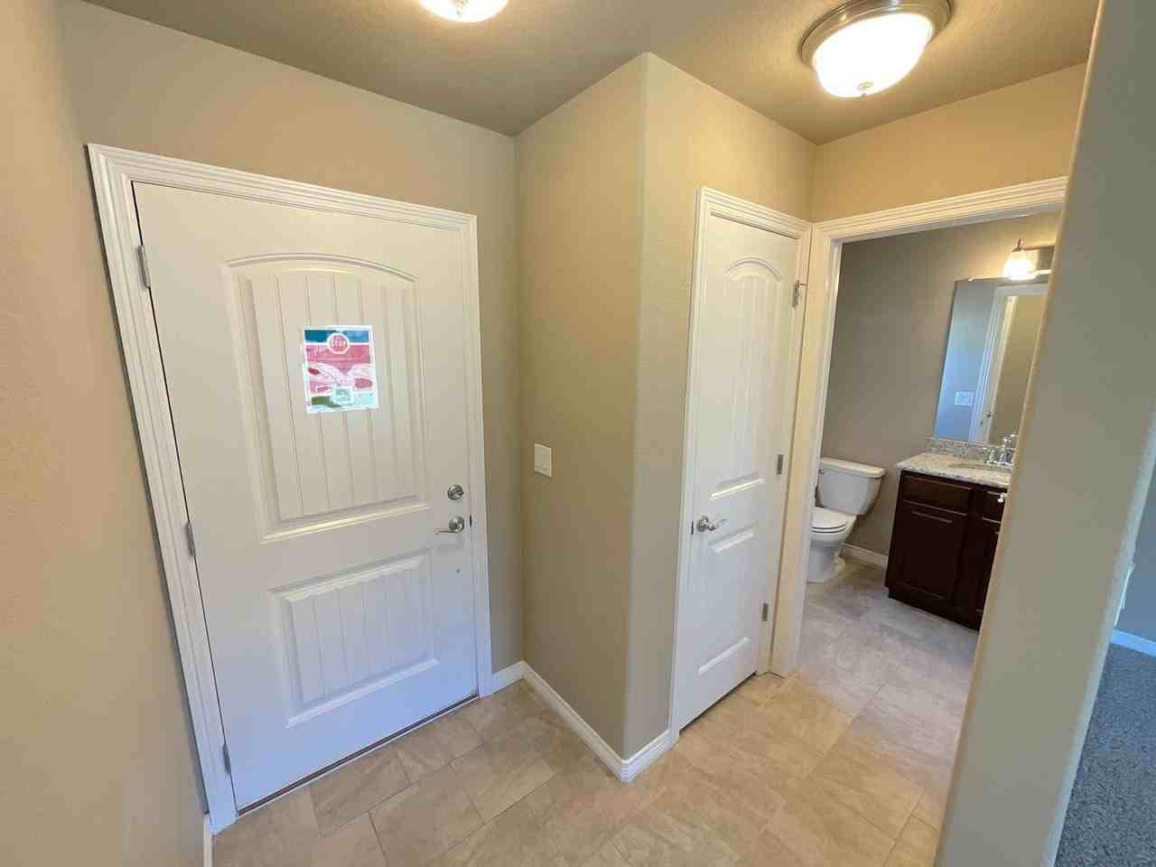 6523 Lamine Dr - Photo 7 of 32