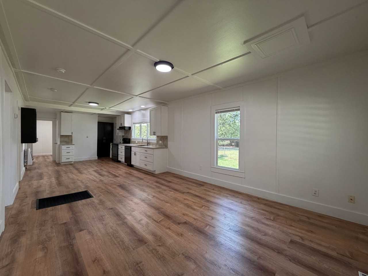 2795 Old Summerville Rd - Photo 4 of 32