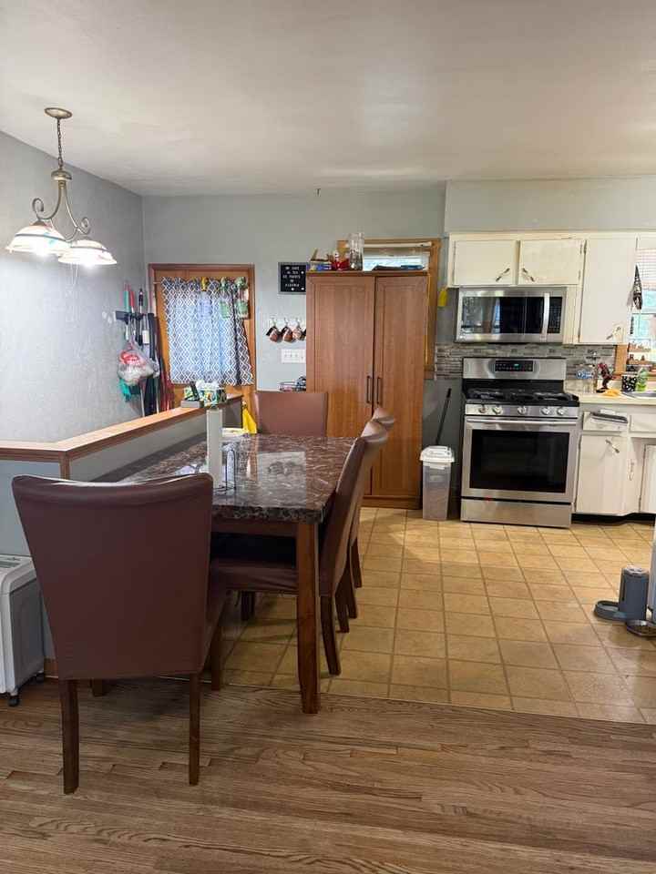 244 Mckay Ave - Photo 4 of 11