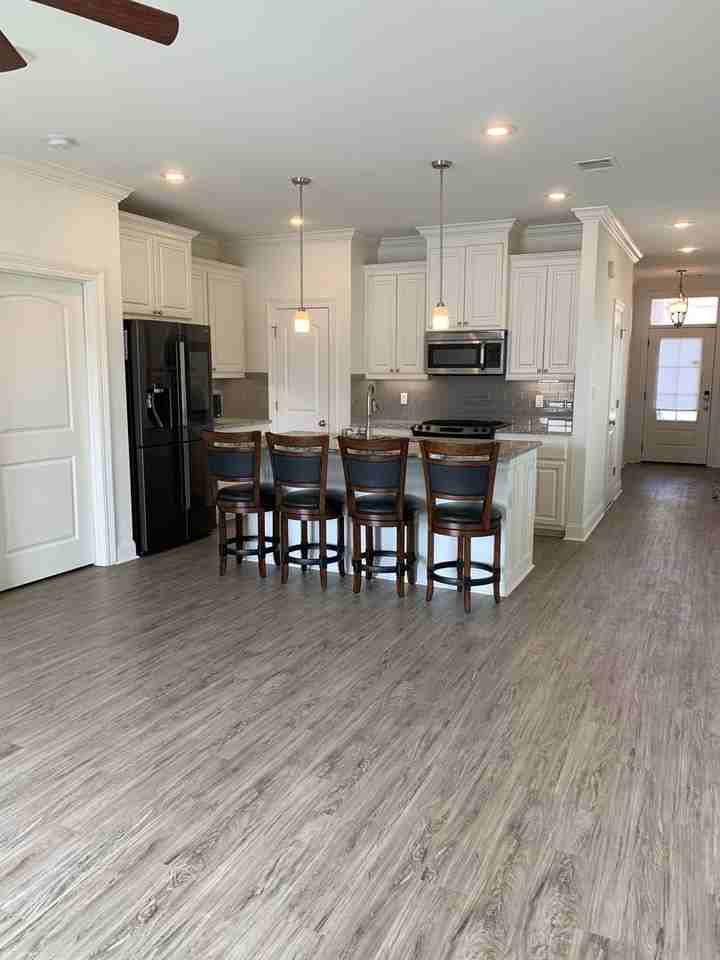 2127 Shadowbrook Dr W - Photo 3 of 24