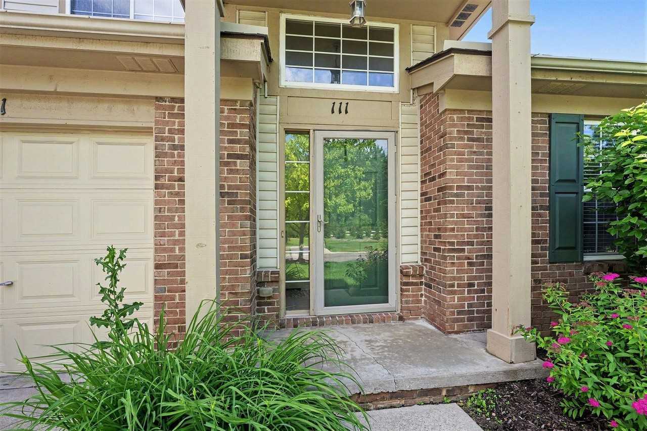 111 S Vista - Photo 5 of 27