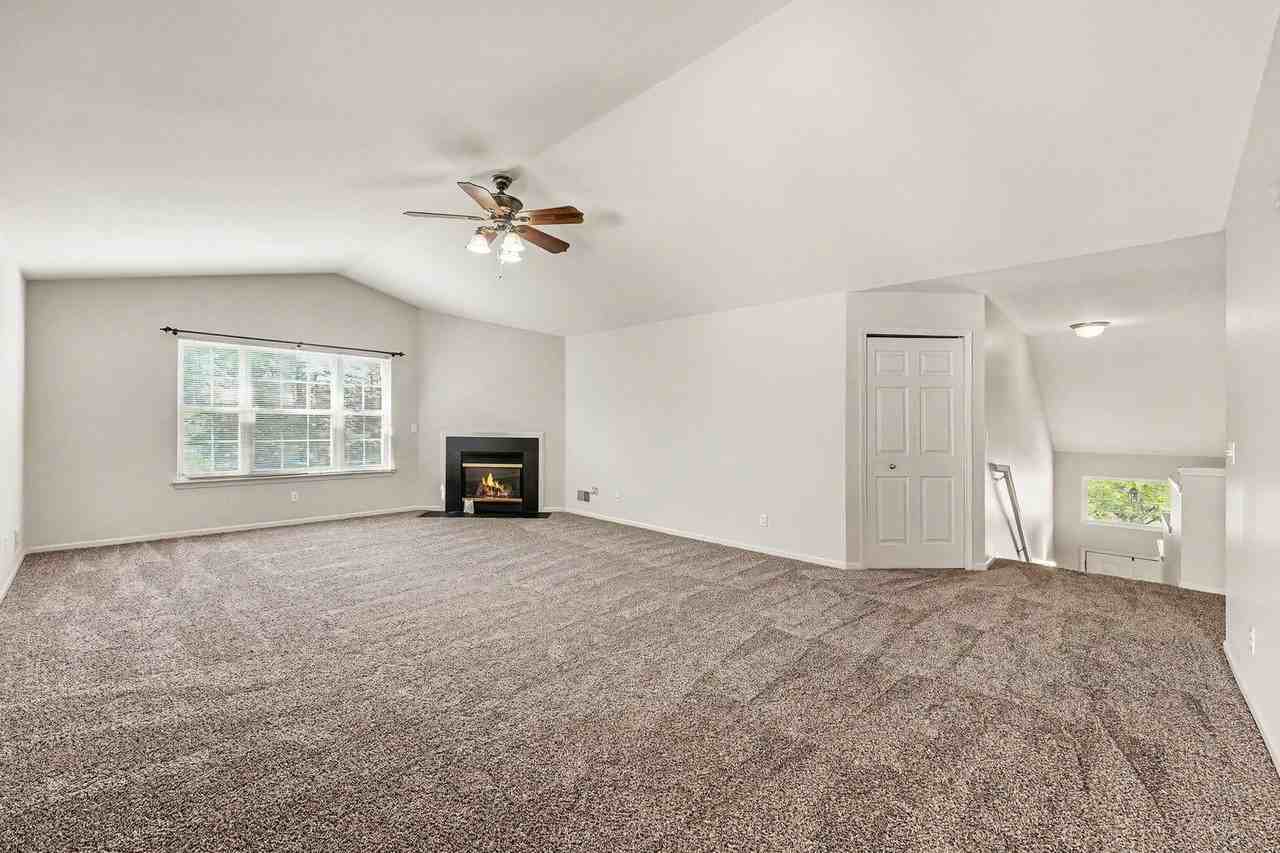 111 S Vista - Photo 7 of 27