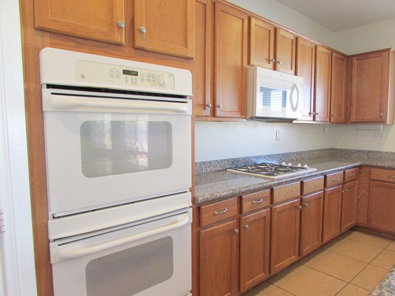 722 Bighorn Creek St - Photo 3 of 34