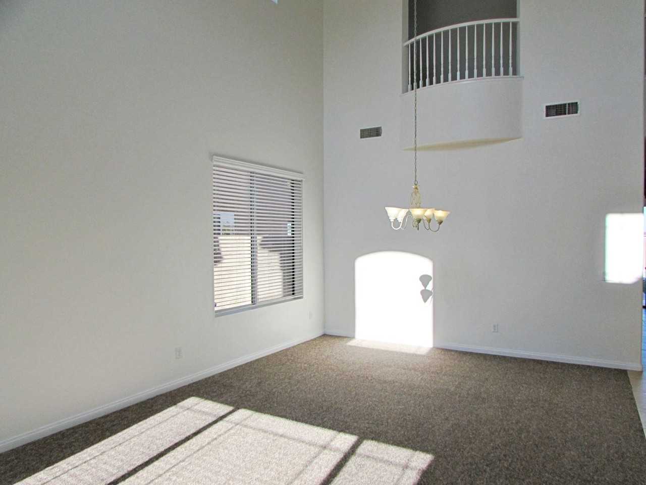 722 Bighorn Creek St - Photo 5 of 34