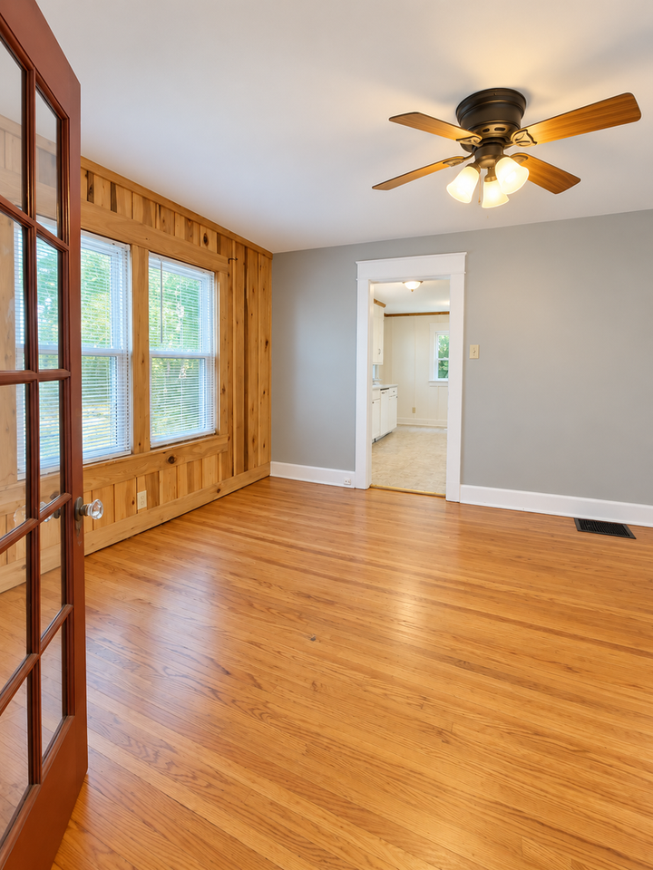 211 E Cottage Grove Ave - Photo 3 of 15