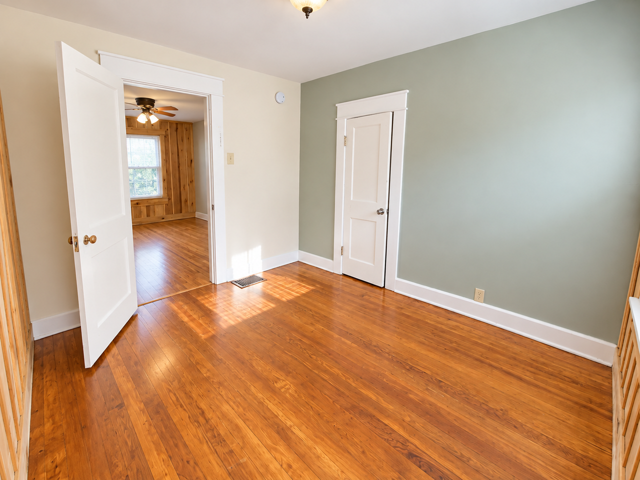 211 E Cottage Grove Ave - Photo 7 of 15