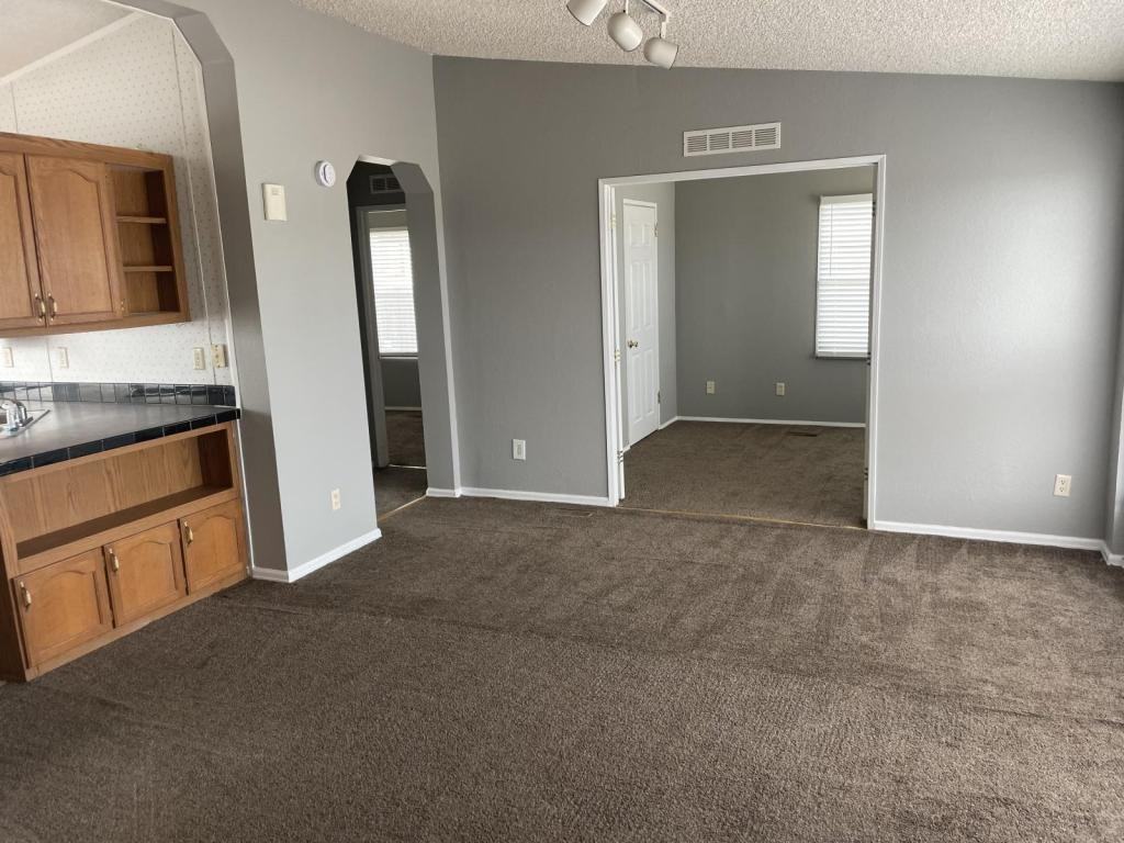 398 E Hemlock Dr - Photo 7 of 16