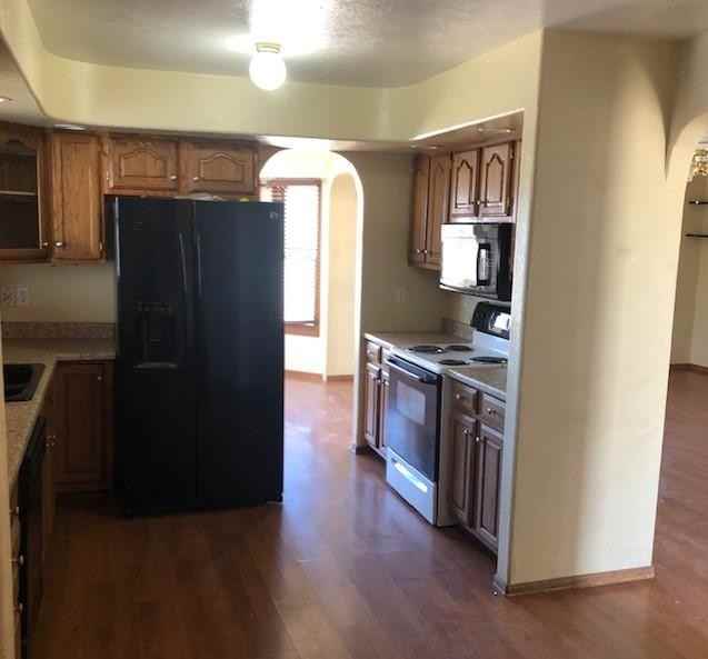 985 S Monterosa Dr - Photo 6 of 6