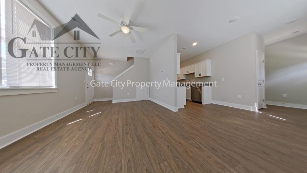 137 Diver Dr - Photo 4 of 17