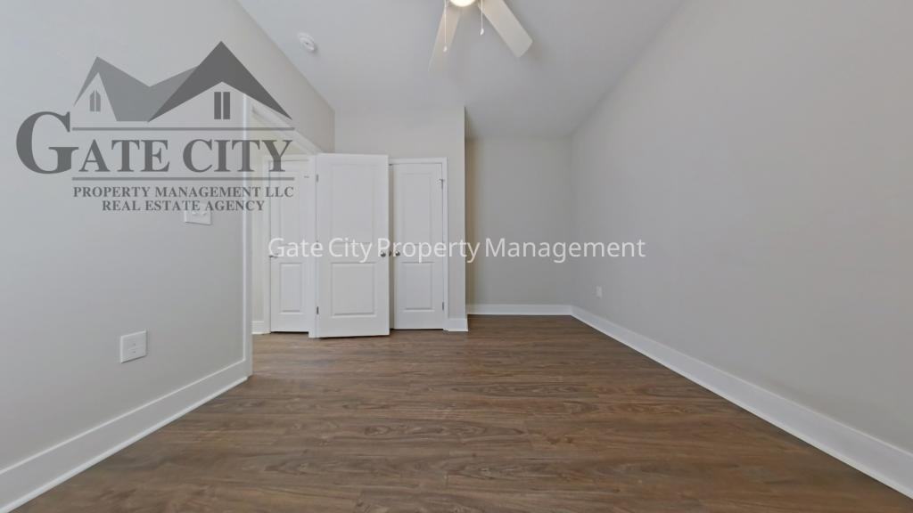 137 Diver Dr - Photo 6 of 17