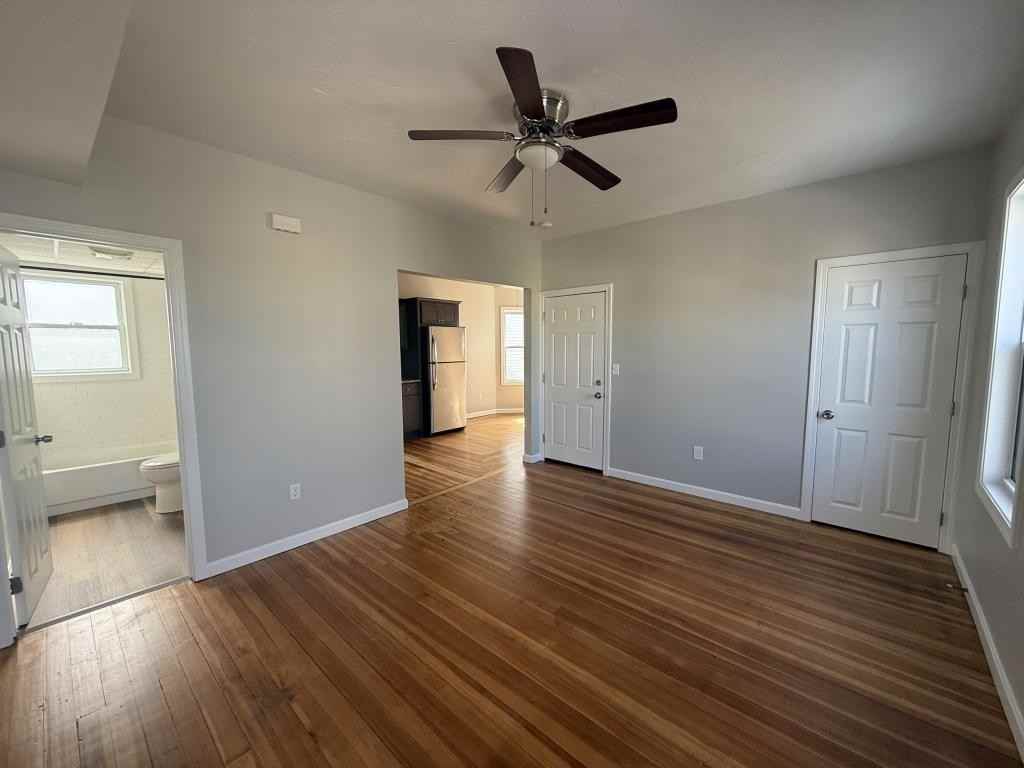 190 Horton St - Photo 4 of 10