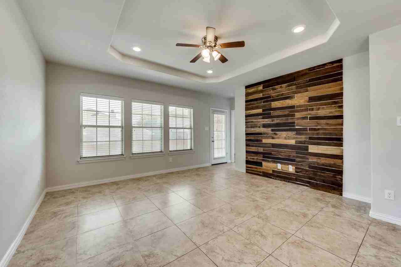 6308 Maritime St - Photo 3 of 22