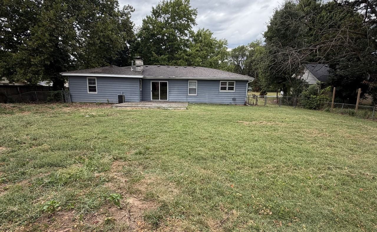 442 S Airwood Ave - Photo 2 of 16