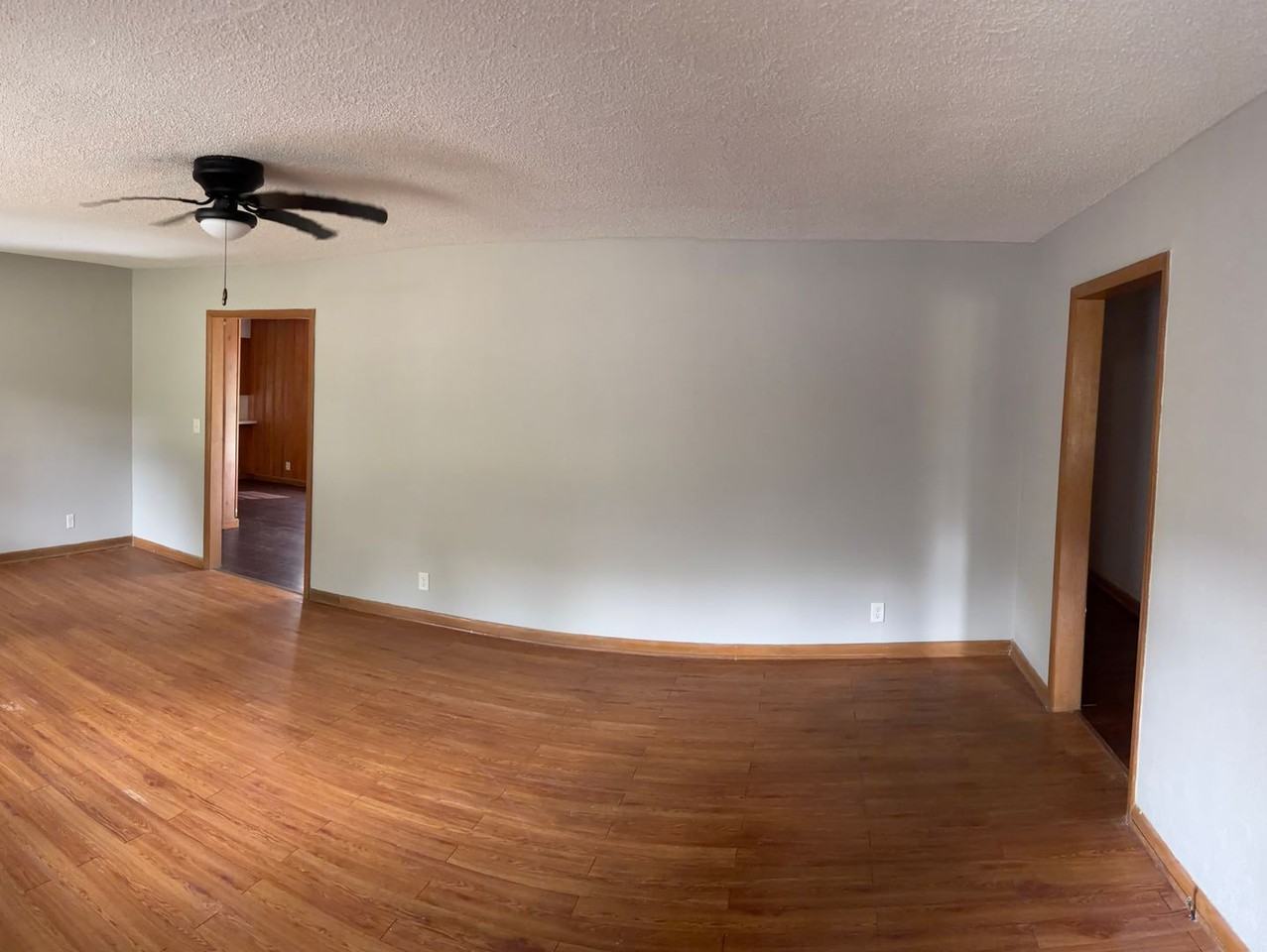 442 S Airwood Ave - Photo 3 of 16
