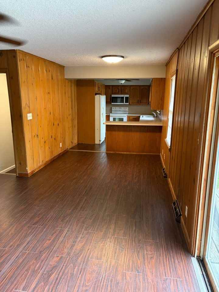 442 S Airwood Ave - Photo 4 of 16