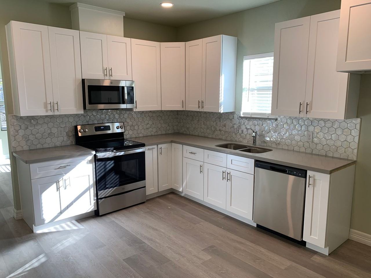 2122 San Luis St - Photo 7 of 20