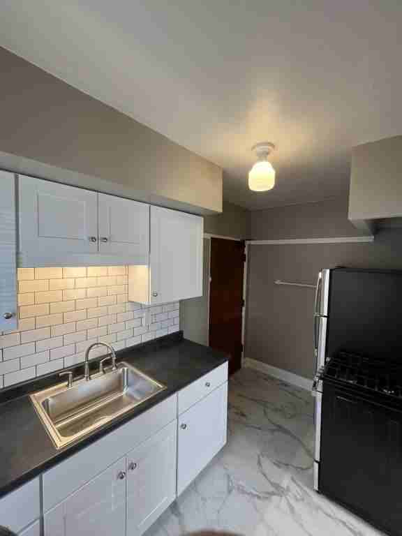 2337 N Weil St ##4 - Photo 6 of 10