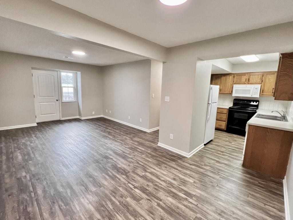 201 N Clark St - Photo 2 of 14