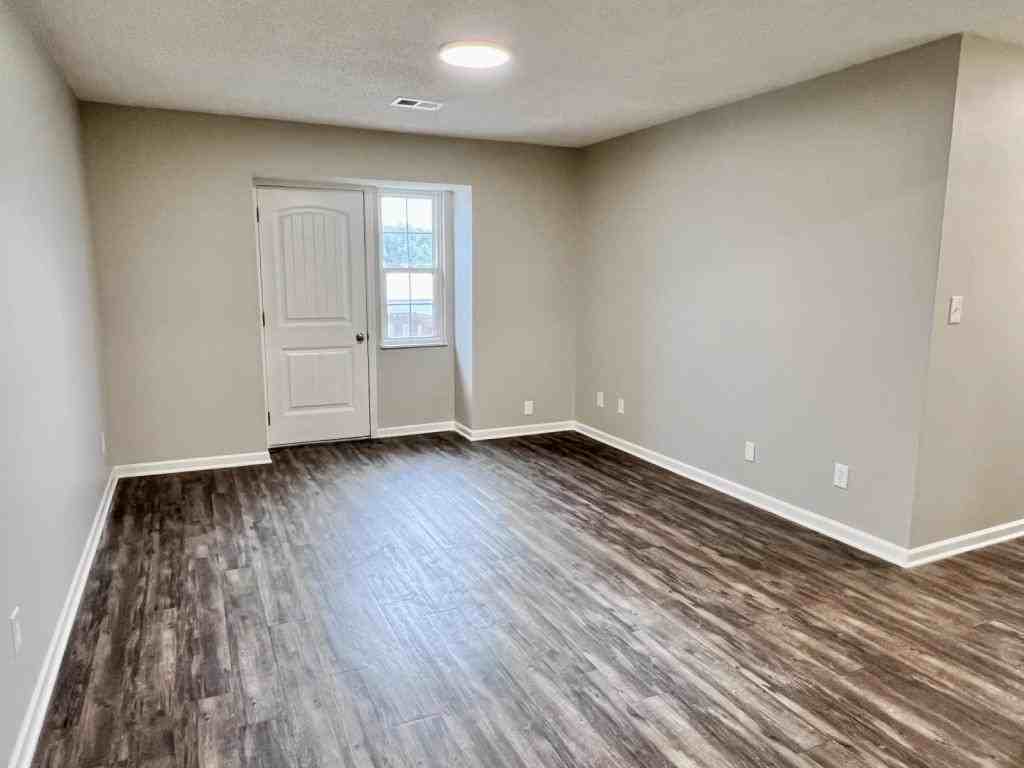 201 N Clark St - Photo 3 of 14