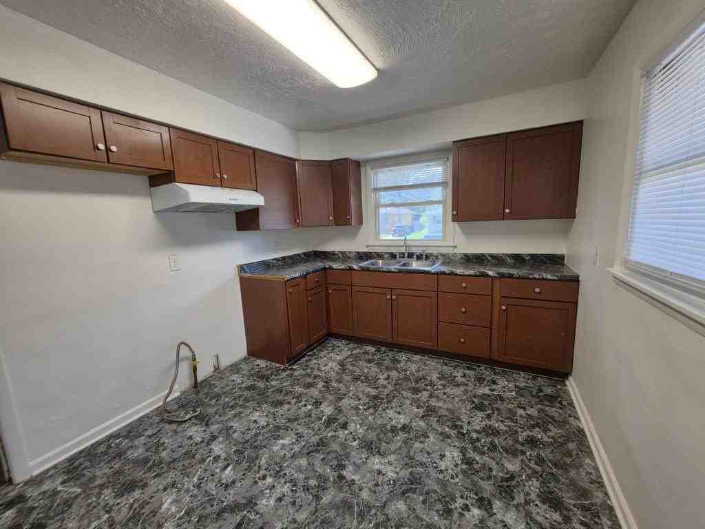 4965 Vermont St - Photo 4 of 9