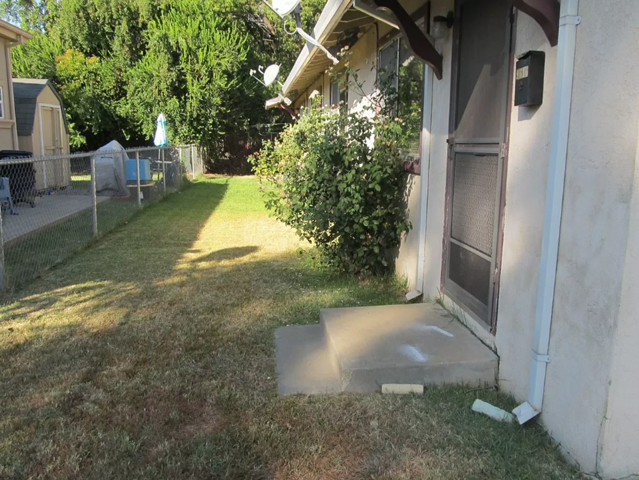 9616 Webb St - Photo 2 of 8