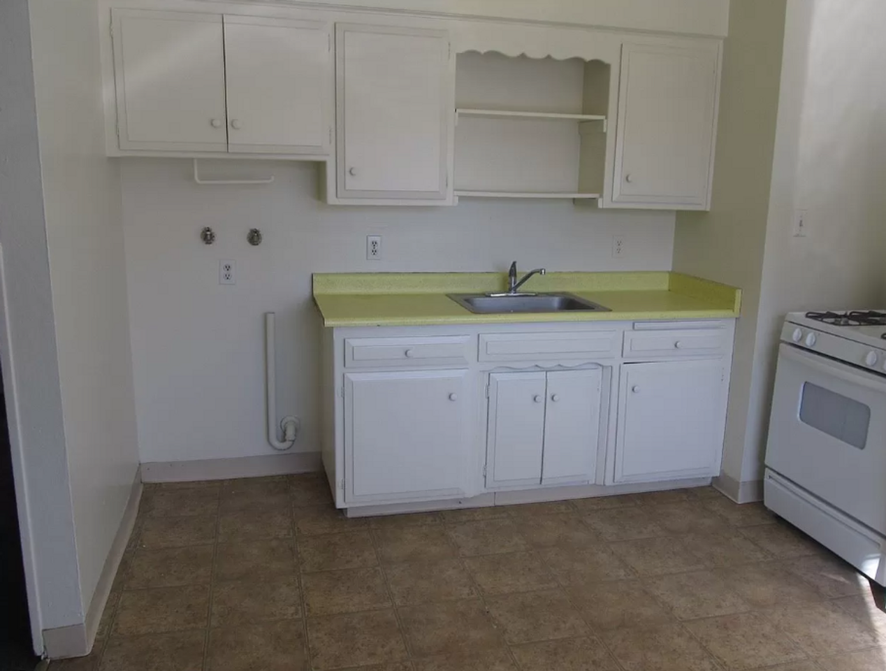 9616 Webb St - Photo 4 of 8