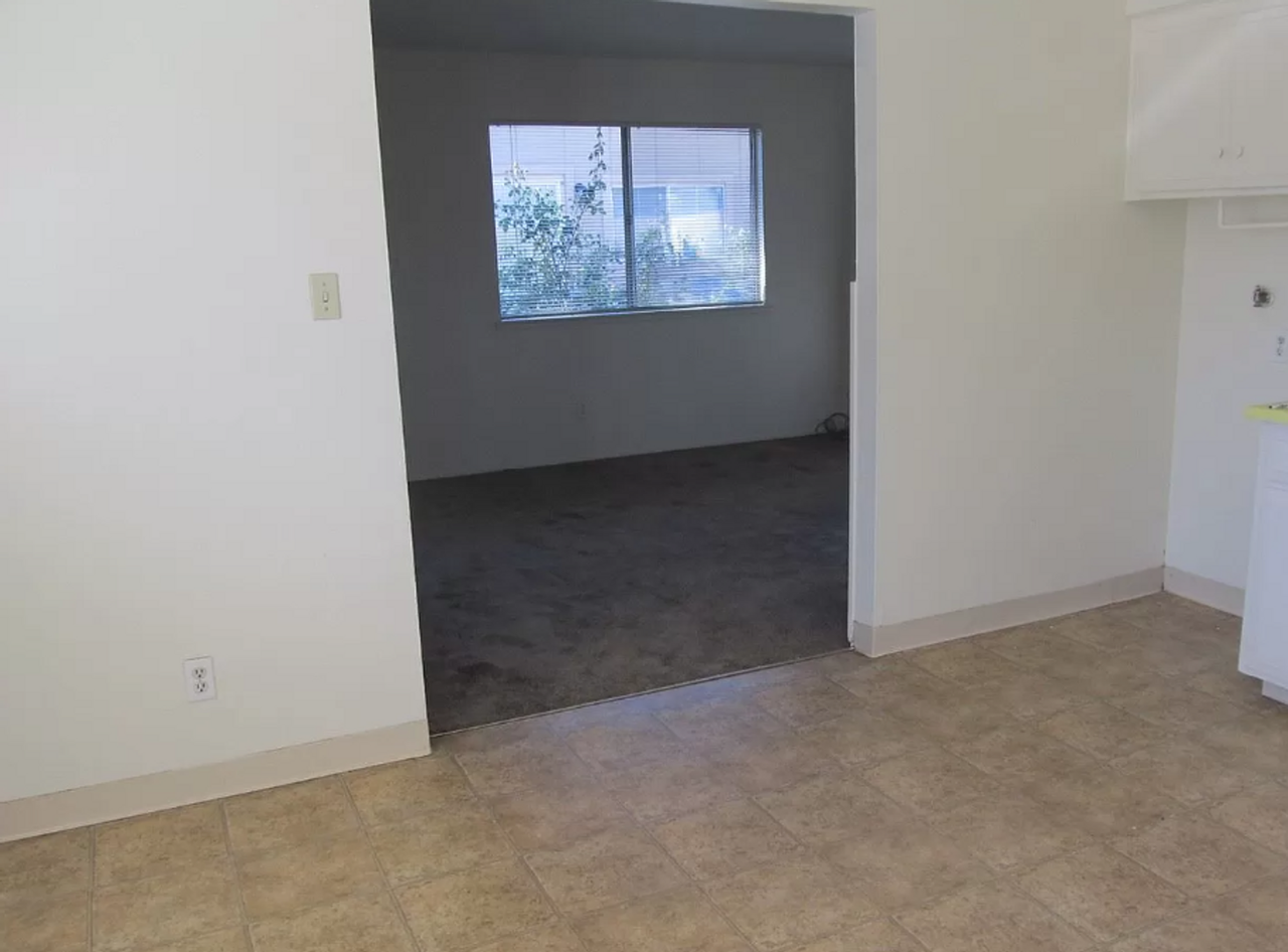 9616 Webb St - Photo 5 of 8