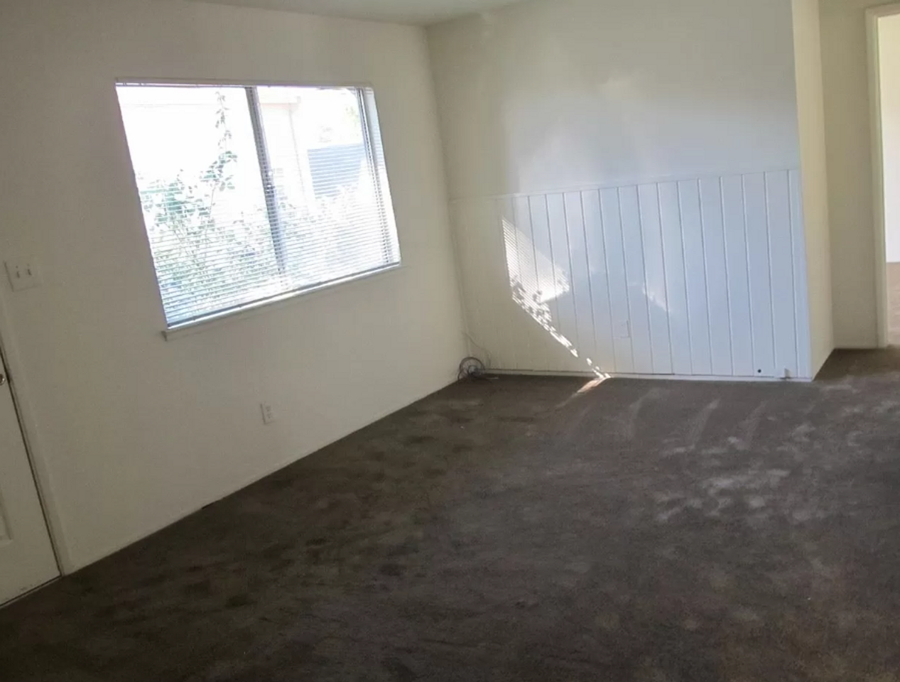 9616 Webb St - Photo 6 of 8