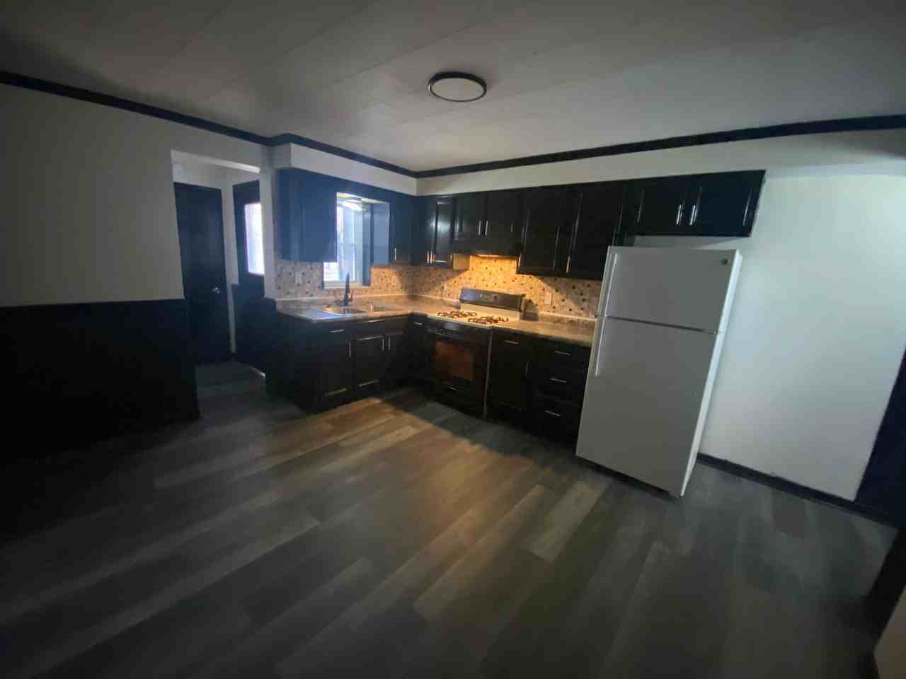 1400 Ravine St - Photo 7 of 9