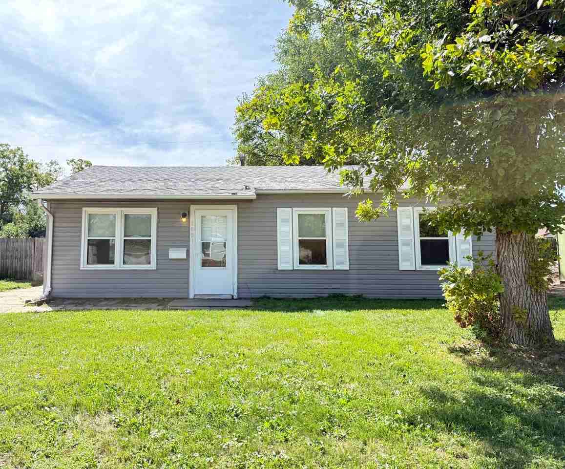 1001 Hiatt St - Photo 2 of 3